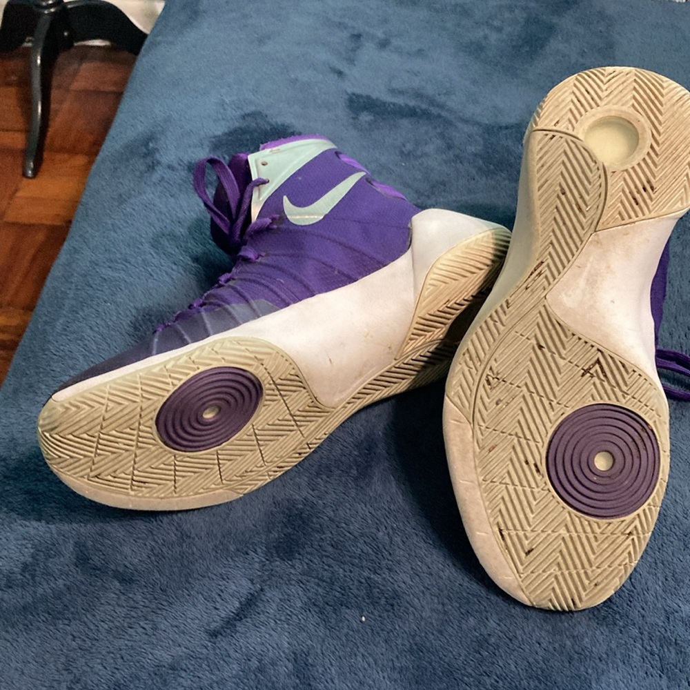 Nike Sneakers - Picture 6 of 6